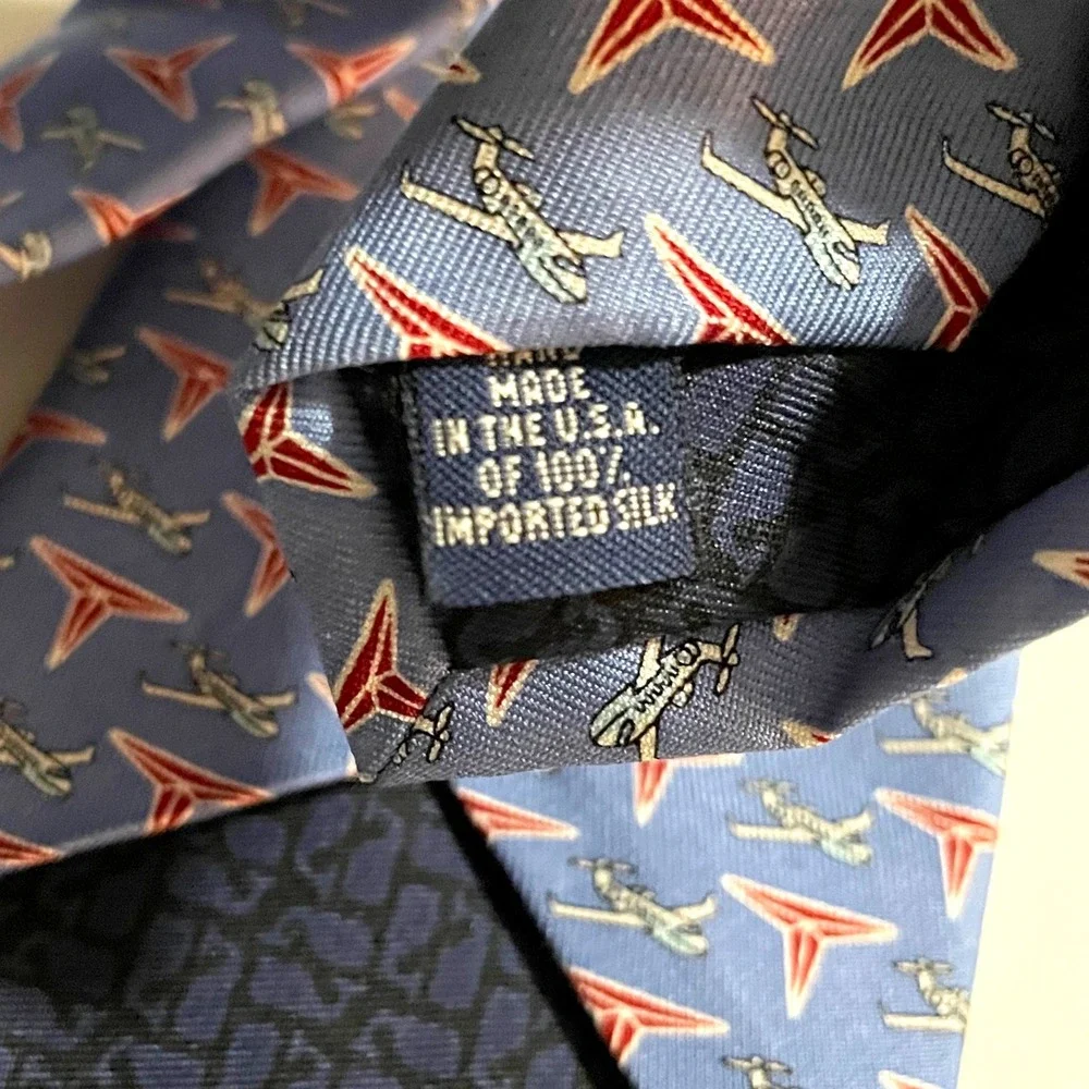 Vineyard Vines Custom Collection Triumph Necktie‎ Silk Blue Airplane Pilot